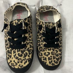NWOT Leopard!! 🐆 print no wear jellypop sneakers 8.5W